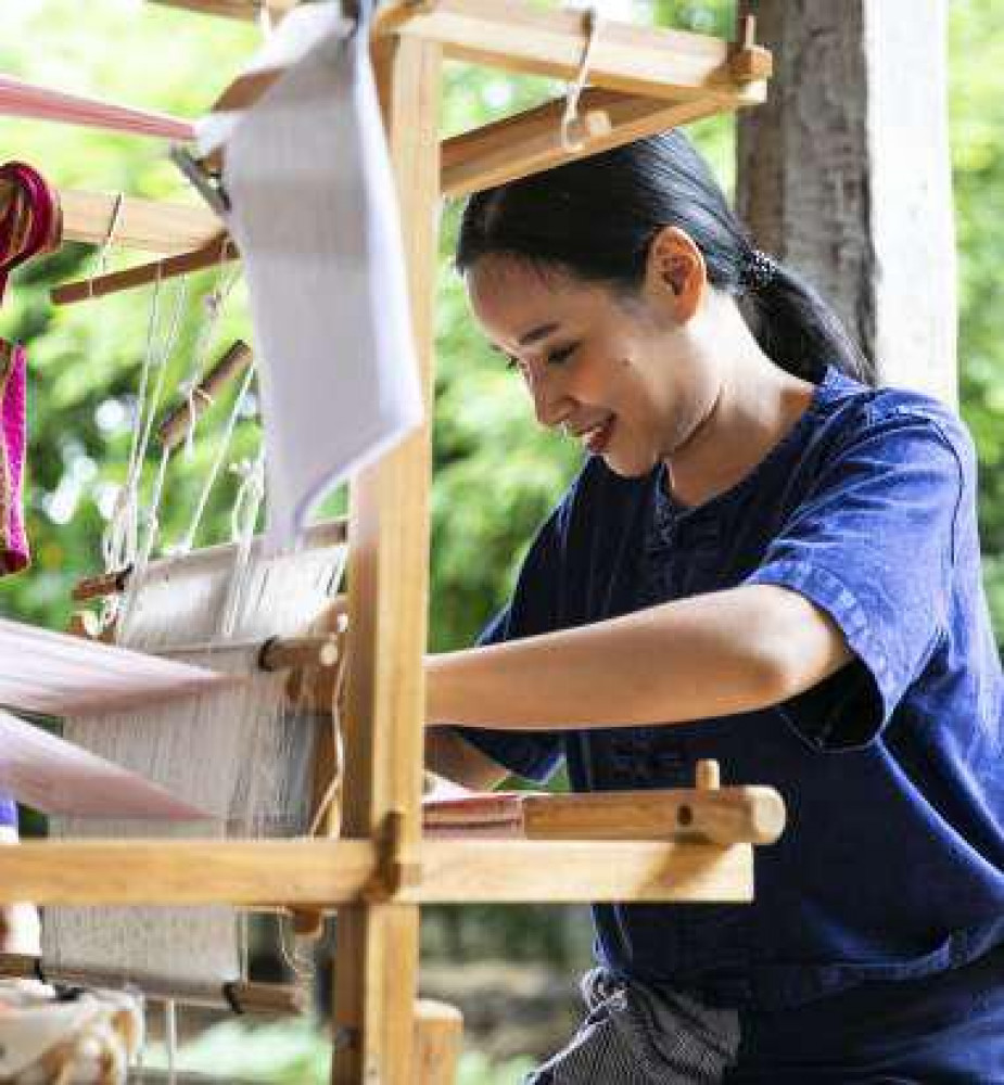 Suntree Thai Weaving Center