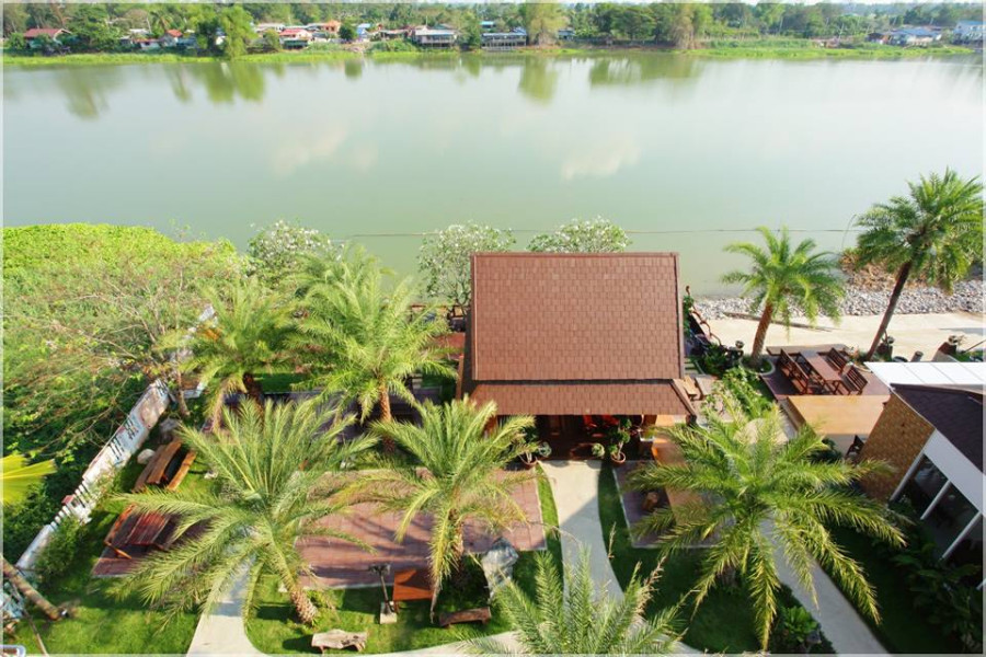 Chaophayathara Riverside Chainat Hotel 